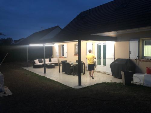 Pergola monopan de nuit